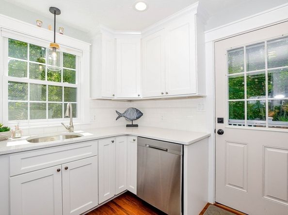 82 Dexter Road, Marion MA 02738