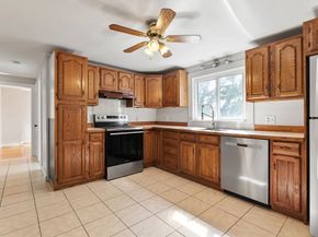 84 Central St, Acton MA 01720