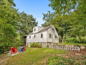 84 Central St, Acton MA 01720