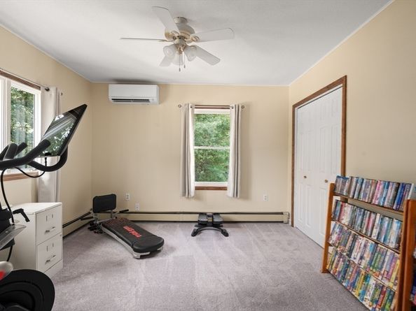 20 Hemlock Rd, Tewksbury MA 01876