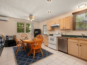 20 Hemlock Rd, Tewksbury MA 01876
