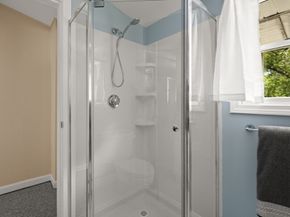 20 Hemlock Rd, Tewksbury MA 01876