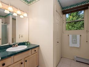 20 Hemlock Rd, Tewksbury MA 01876