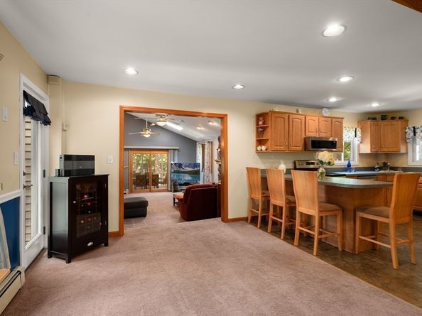 20 Hemlock Rd, Tewksbury MA 01876
