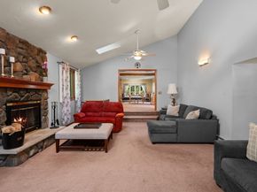 20 Hemlock Rd, Tewksbury MA 01876