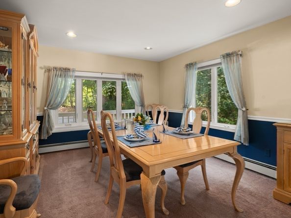 20 Hemlock Rd, Tewksbury MA 01876