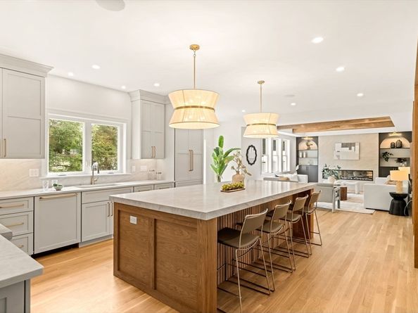 2 Stephanie Street, Burlington MA 01803