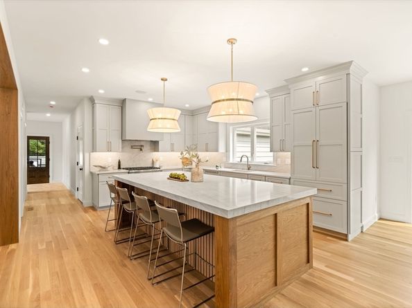 2 Stephanie Street, Burlington MA 01803