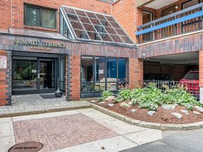 4 Summit Drive 413, Reading MA 01867