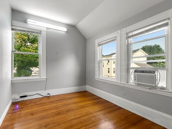 2 Grout Ct, Worcester MA 01610