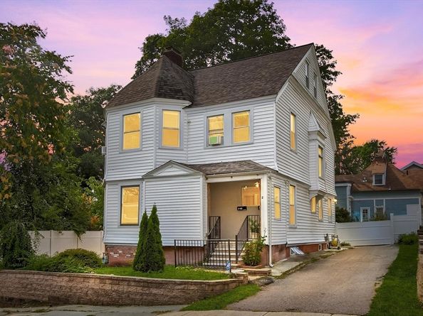 2 Grout Ct, Worcester MA 01610