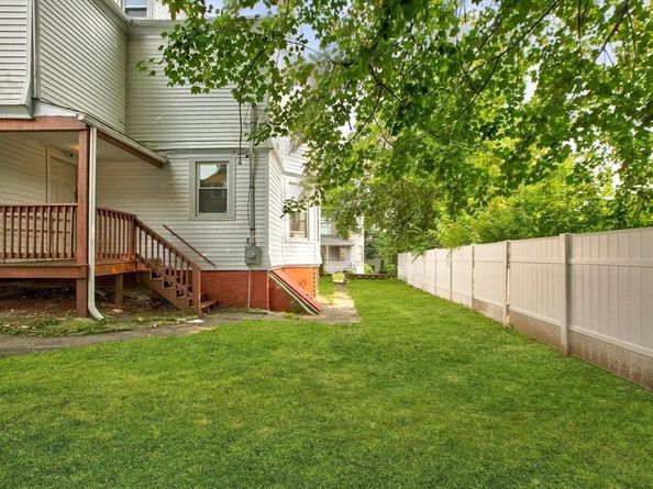 2 Grout Ct, Worcester MA 01610