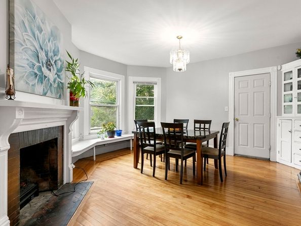 2 Grout Ct, Worcester MA 01610