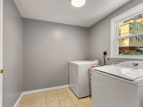 2 Grout Ct, Worcester MA 01610