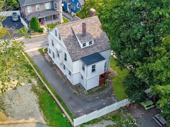 2 Grout Ct, Worcester MA 01610