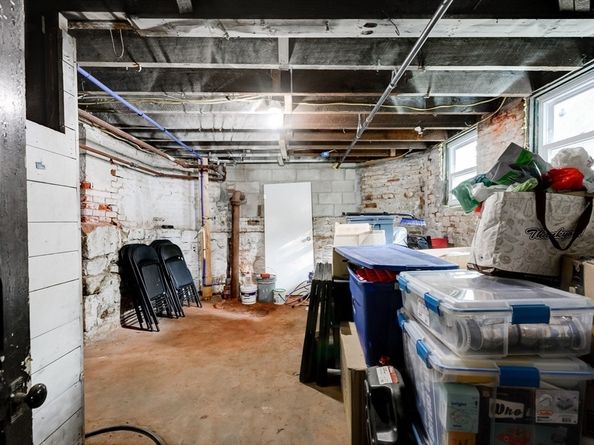 2 Grout Ct, Worcester MA 01610