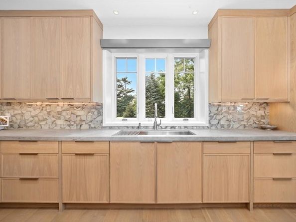2 Black Rock Dr, Hingham MA 02043