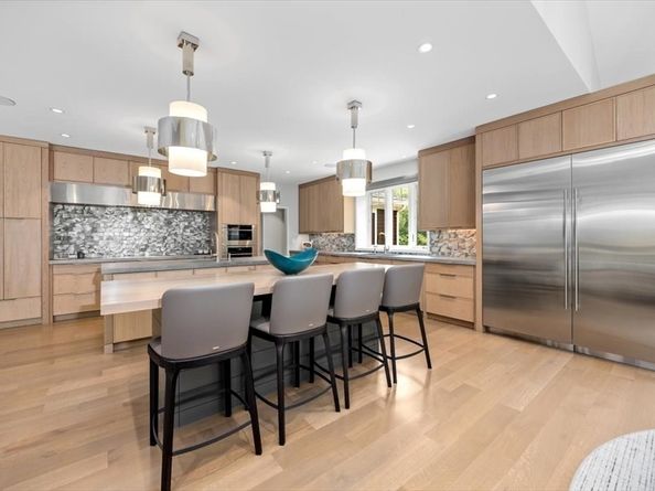 2 Black Rock Dr, Hingham MA 02043
