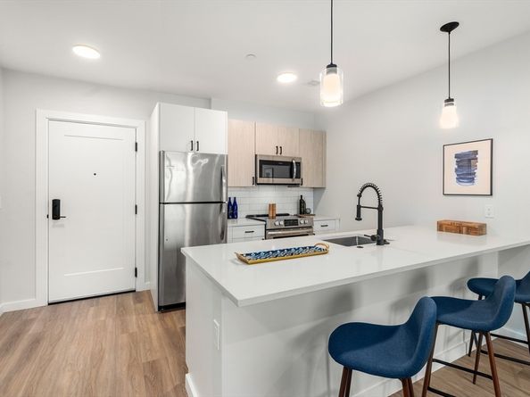 10 Somerset 406, Winthrop MA 02152