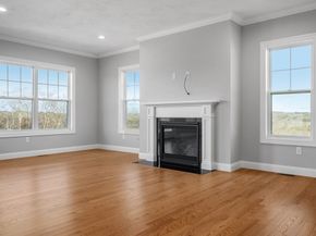 39 Crestwood Circle 42, Northbridge MA 01588