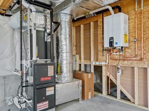 39 Crestwood Circle 42, Northbridge MA 01588