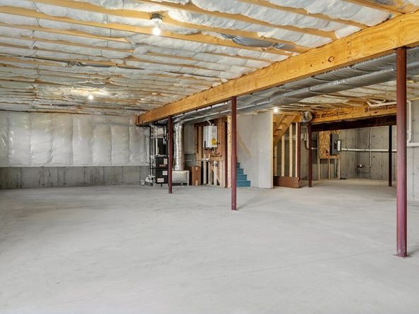 39 Crestwood Circle 42, Northbridge MA 01588