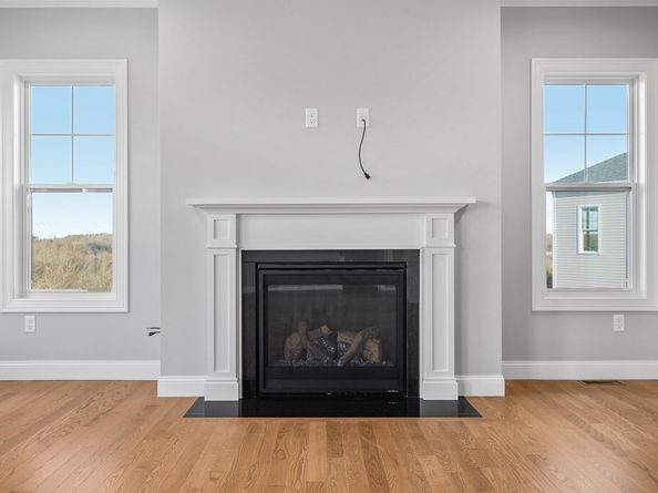 39 Crestwood Circle 42, Northbridge MA 01588