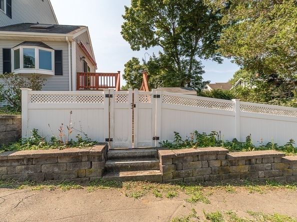 28 Gregg St, Beverly MA 01915