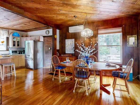 161 Sassamon Ave, Milton MA 02186