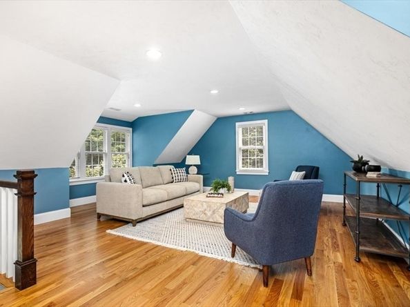 45 Summer St, Duxbury MA 02332