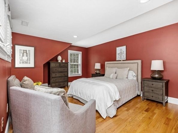 45 Summer St, Duxbury MA 02332