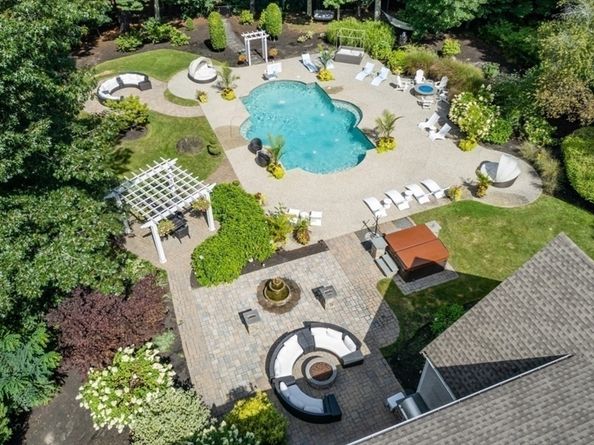 45 Summer St, Duxbury MA 02332