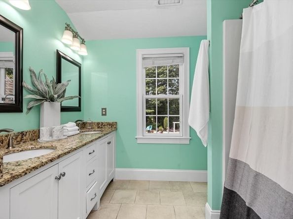 45 Summer St, Duxbury MA 02332