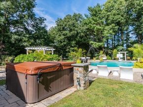 45 Summer St, Duxbury MA 02332