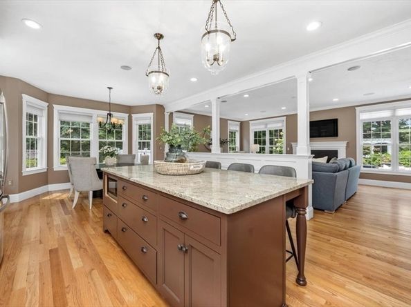 45 Summer St, Duxbury MA 02332