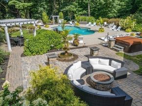 45 Summer St, Duxbury MA 02332
