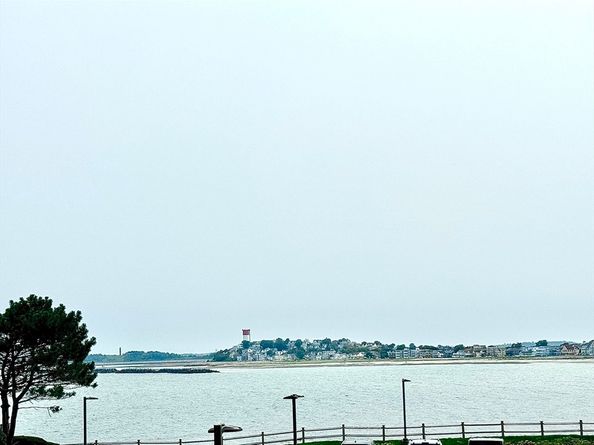1 Seal Harbor Rd 215, Winthrop MA 02152