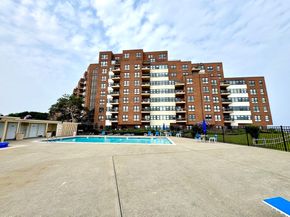 1 Seal Harbor Rd 215, Winthrop MA 02152