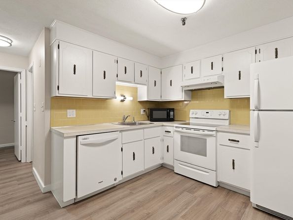 23 Spencer Rd 32F, Boxborough MA 01719