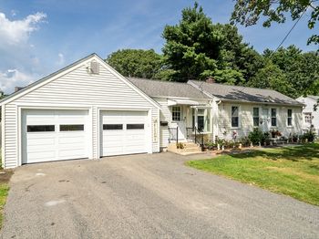 30 Donlon St