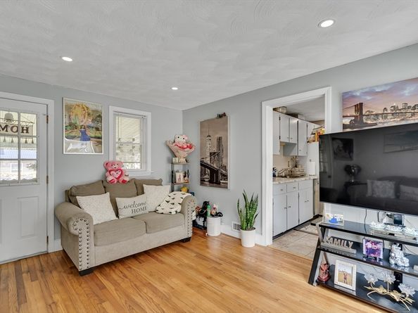 30 Donlon St, Framingham MA 01701
