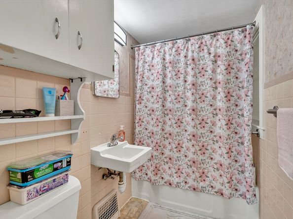 30 Donlon St, Framingham MA 01701