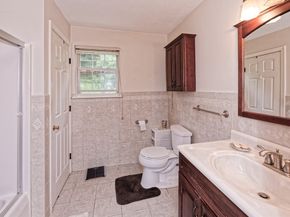 11 Azalea Ln 11, Marlborough MA 01752