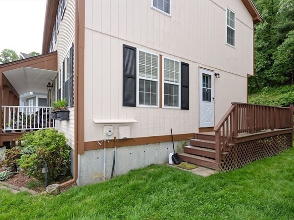 11 Azalea Ln 11, Marlborough MA 01752