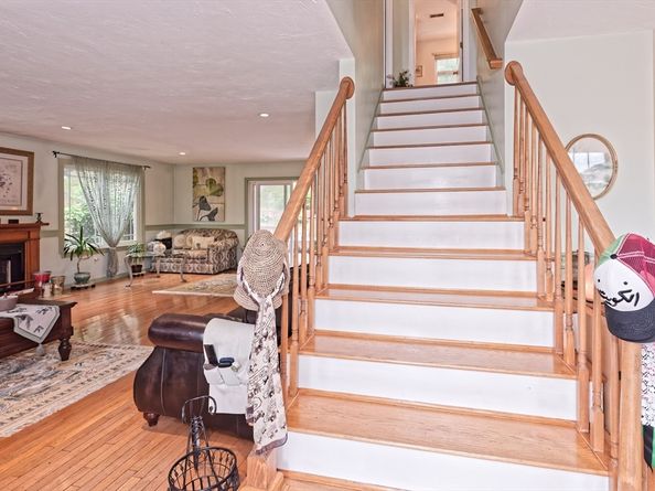 11 Azalea Ln 11, Marlborough MA 01752