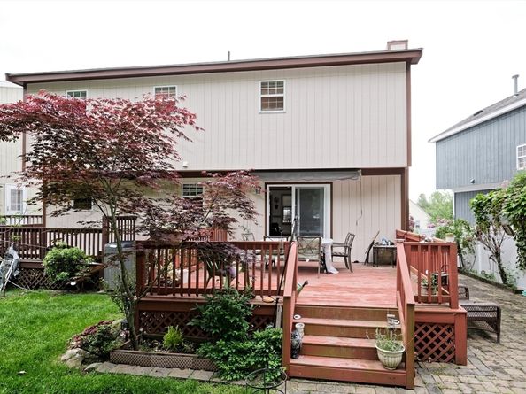 11 Azalea Ln 11, Marlborough MA 01752