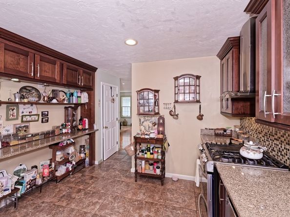11 Azalea Ln 11, Marlborough MA 01752