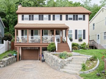 11 Azalea Ln