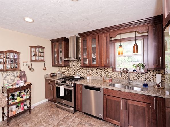 11 Azalea Ln 11, Marlborough MA 01752