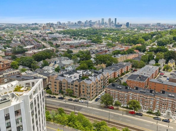 1486 Commonwealth Ave 4, Boston MA 02135